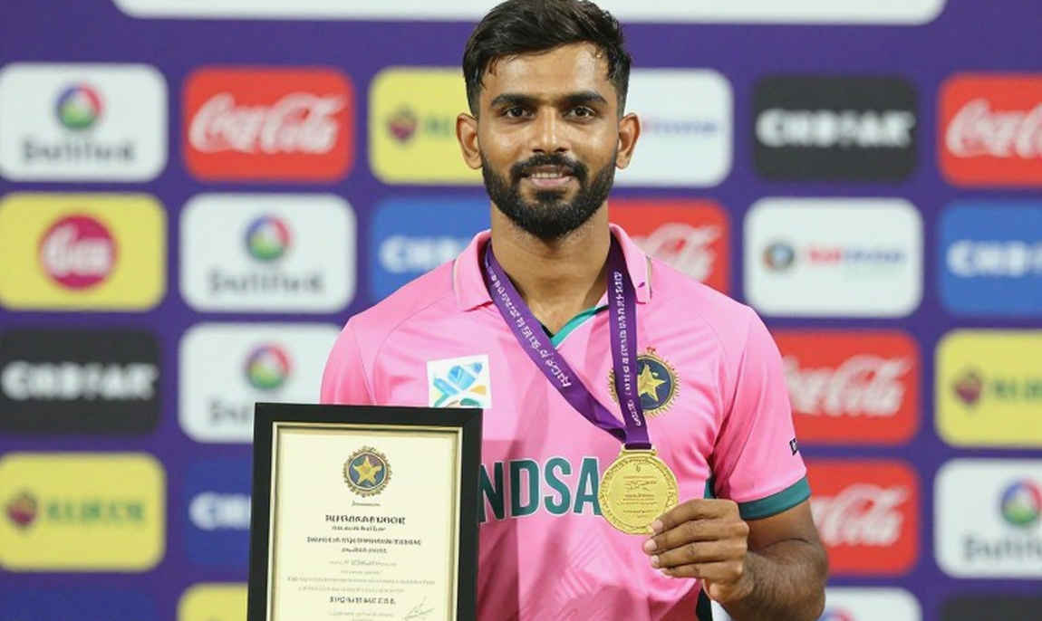 করিডরের জ্যামিতি: মিরপুরের অর্ধ-স্থান আর বাংলাদেশের টেস্ট পুনর্নির্মাণ